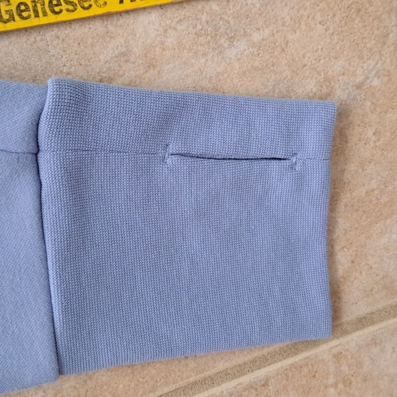 🌍Fabletics🌍 - Picture 5 of 10